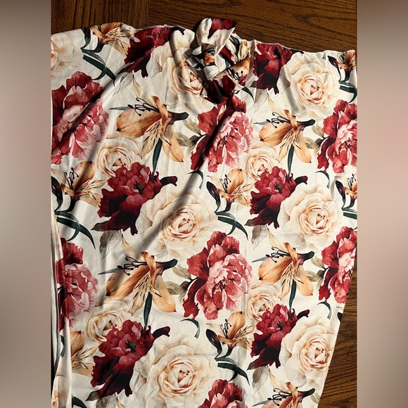 Bundle of 2 silk material girls soft receiving swaddle blankets. NWOT - Picture 3 of 3